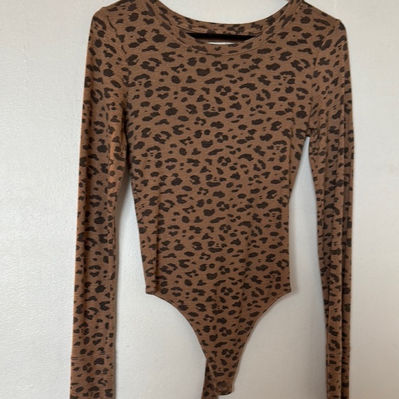 Abercrombie & Fitch Tops - Abercrombie Leopard Print Long Sleeve Bodysuit